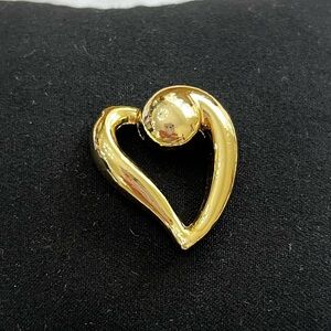 Vintage Gold-tone Heart Floating Pendant Puffed Jewelry Elegant